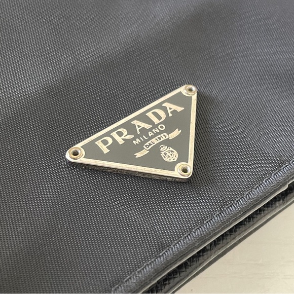 Prada black nylon triangle logo medium double bifold wallet unisex - Picture 3 of 11